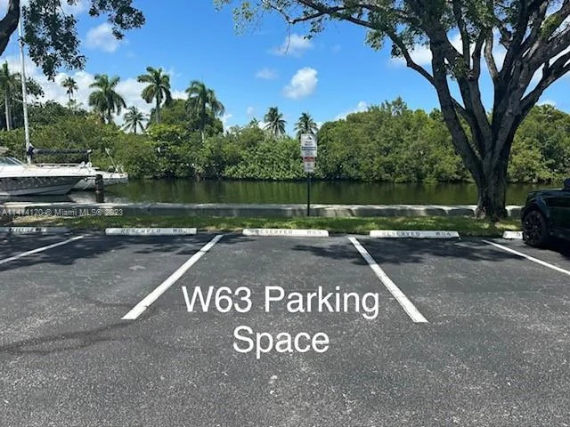 3401 N Country Club Dr # 108, Aventura FL 33180