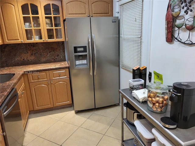 3401 N Country Club Dr # 108, Aventura FL 33180