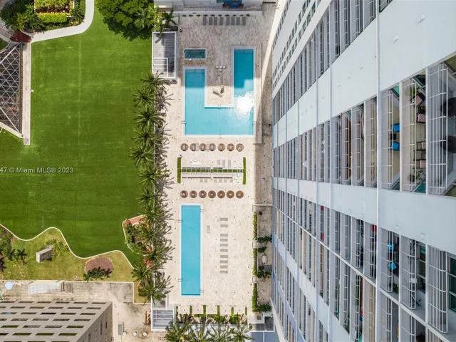 325 S Biscayne Blvd # 3320, Miami FL 33131