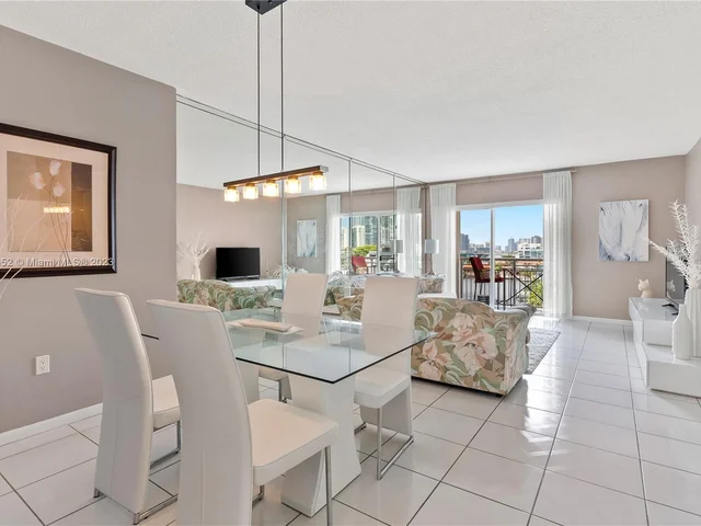 400 Kings Point Dr # 612, Sunny Isles Beach FL 33160