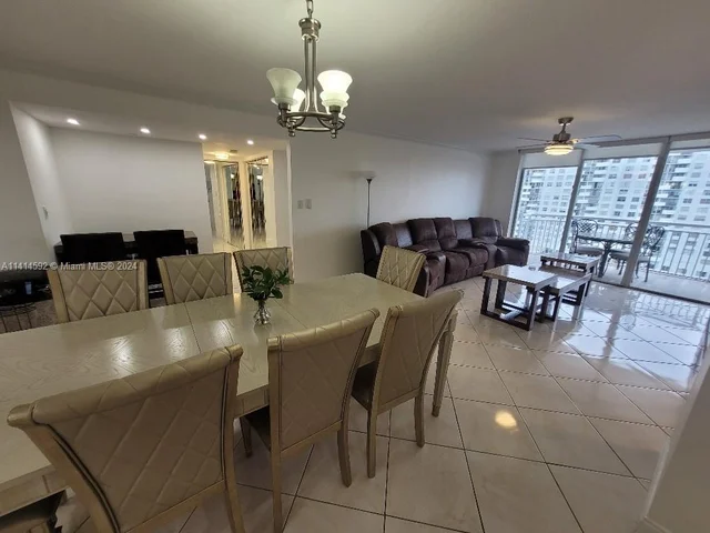 18081 Biscayne Blvd # 1102, Aventura FL 33160