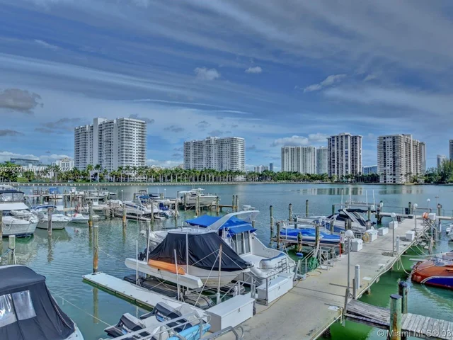 18081 Biscayne Blvd # 1102, Aventura FL 33160