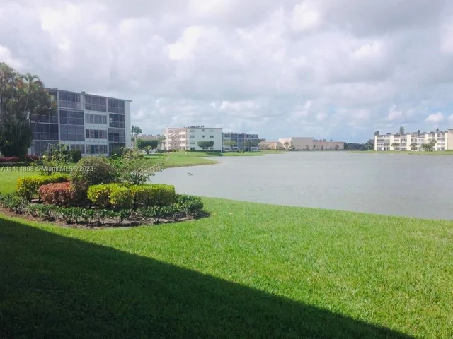 1047 Exeter # C, Boca Raton FL 33434