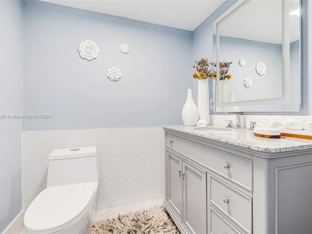 3860 NE 170th St # 307, North Miami Beach FL 33160