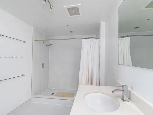 3250 NE 1st Ave # 715, Miami FL 33137