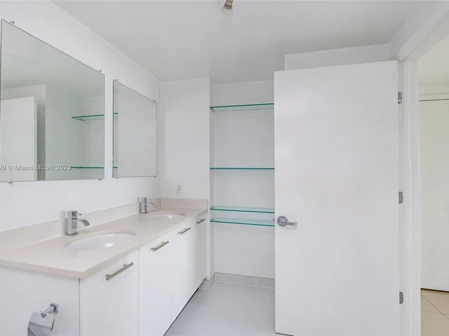 3250 NE 1st Ave # 715, Miami FL 33137