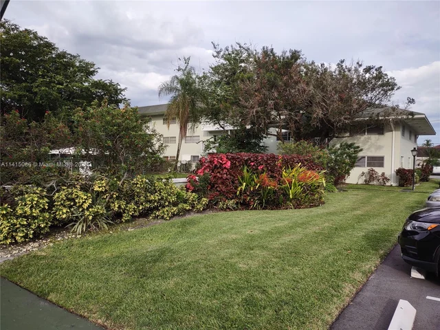 4200 NW 3rd Ct # 227, Plantation FL 33317