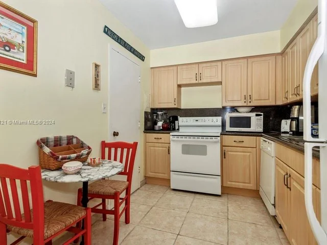 9225 Collins Ave # 1109, Surfside FL 33154