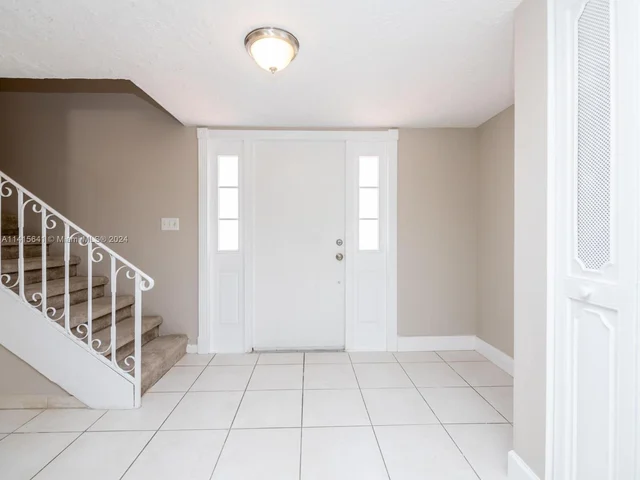 2304 NE 7th St # 27, Hallandale Beach FL 33009