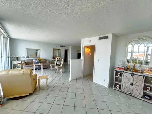 2030 S Ocean Dr # 2110, Hallandale Beach FL 33009