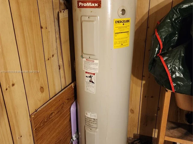 5401 Lakeshore Dr, West Palm Beach FL 33407