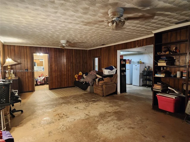 5401 Lakeshore Dr, West Palm Beach FL 33407