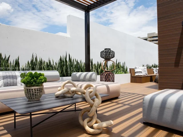 613 Almeria Ave # A, Coral Gables FL 33134