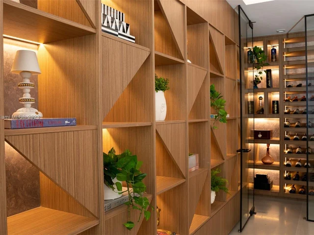 613 Almeria Ave # A, Coral Gables FL 33134