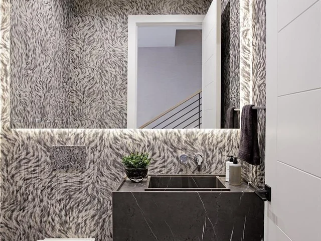 613 Almeria Ave # A, Coral Gables FL 33134