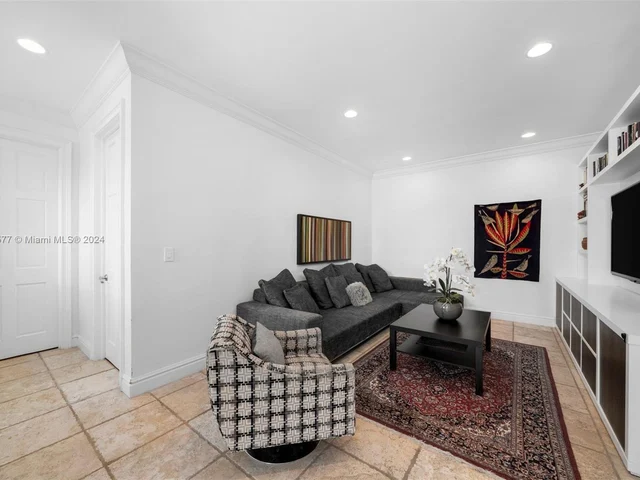 580 Harbor Drive, Key Biscayne FL 33149