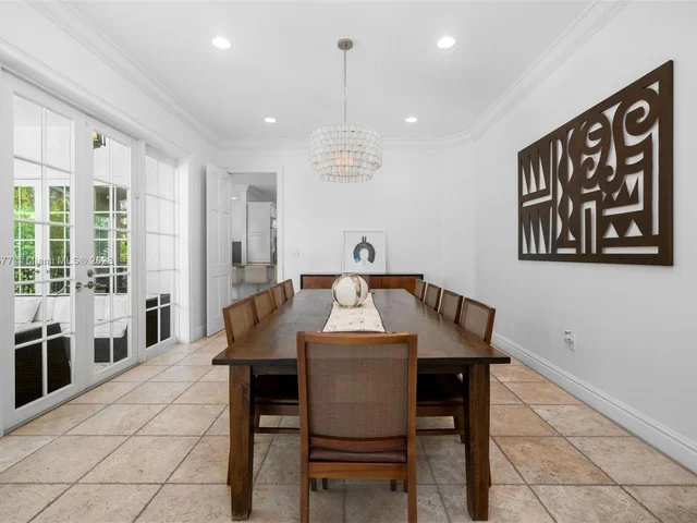 580 Harbor Drive, Key Biscayne FL 33149