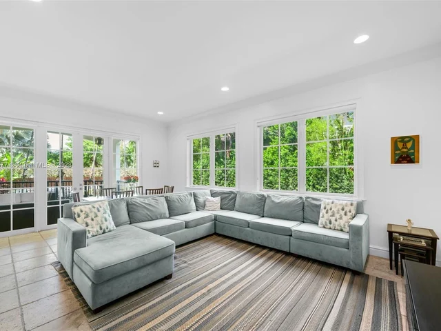 580 Harbor Drive, Key Biscayne FL 33149