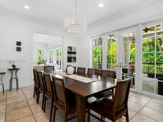 580 Harbor Drive, Key Biscayne FL 33149