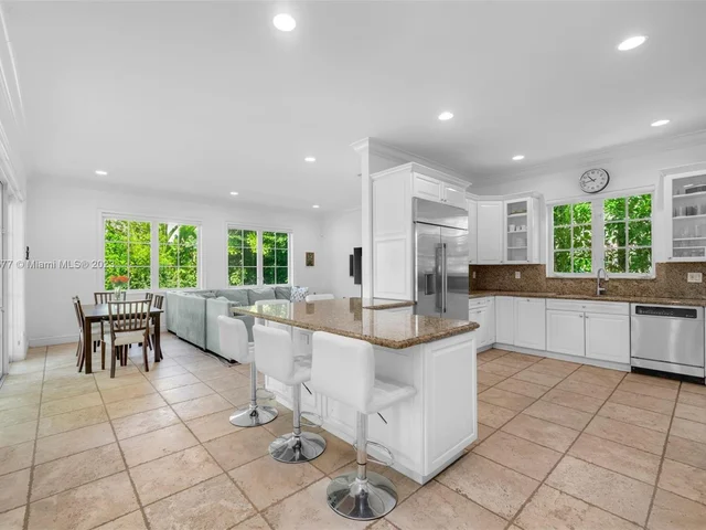 580 Harbor Drive, Key Biscayne FL 33149