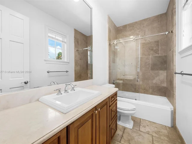 580 Harbor Drive, Key Biscayne FL 33149