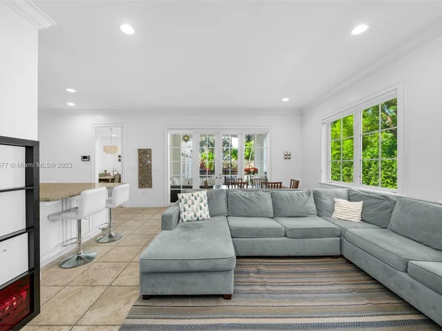 580 Harbor Drive, Key Biscayne FL 33149