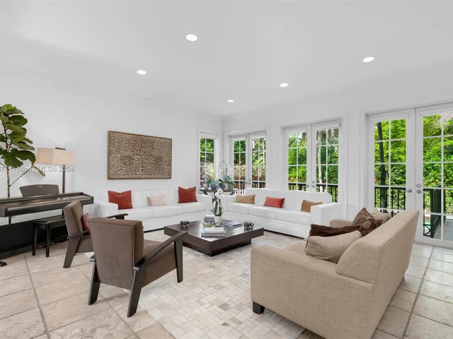 580 Harbor Drive, Key Biscayne FL 33149