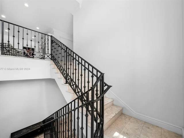 580 Harbor Drive, Key Biscayne FL 33149