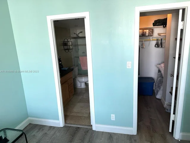 427 Golden Isles Dr # 5H, Hallandale Beach FL 33009