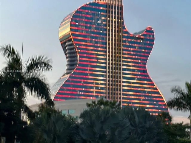 427 Golden Isles Dr # 5H, Hallandale Beach FL 33009