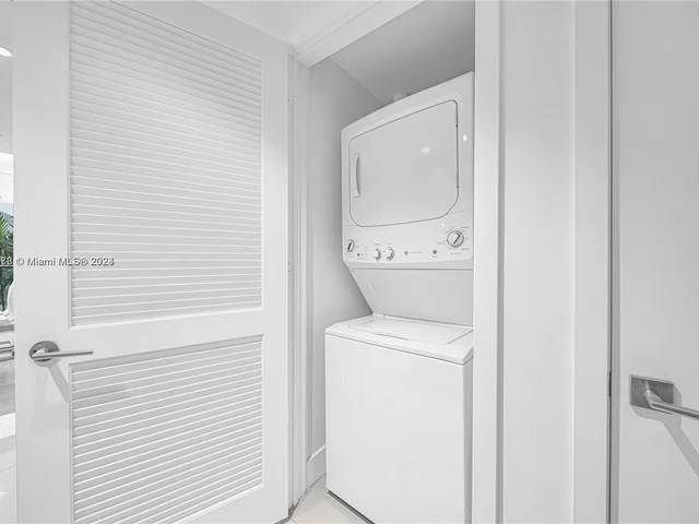 121 NE 34th St # 915, Miami FL 33137