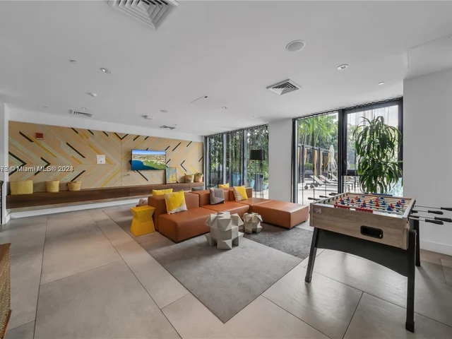 121 NE 34th St # 915, Miami FL 33137