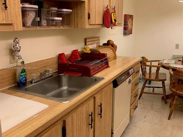 1200 Saint Charles Pl # 317, Pembroke Pines FL 33026