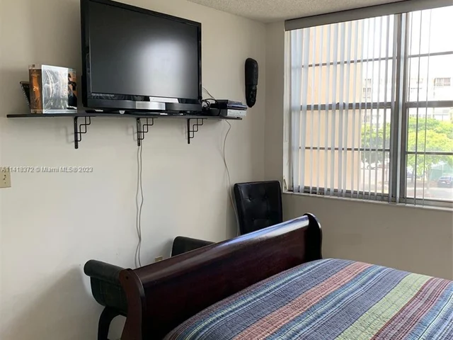 1200 Saint Charles Pl # 317, Pembroke Pines FL 33026