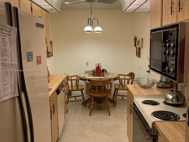 1200 Saint Charles Pl # 317, Pembroke Pines FL 33026