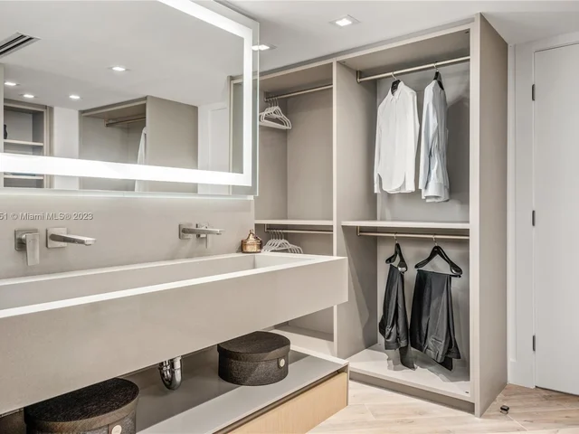 2301 Collins Ave # 1432, Miami Beach FL 33139