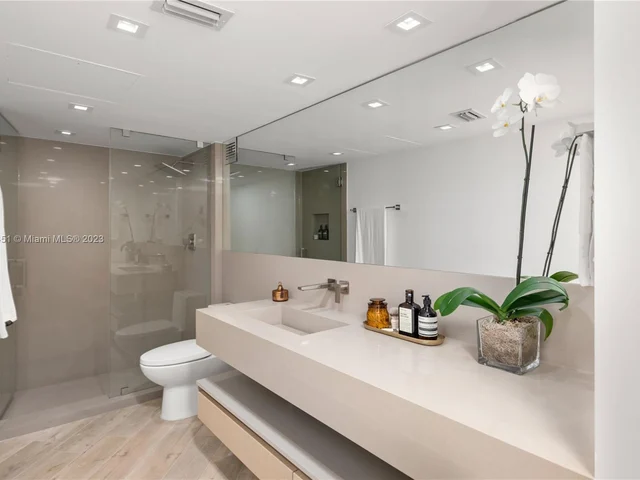 2301 Collins Ave # 1432, Miami Beach FL 33139