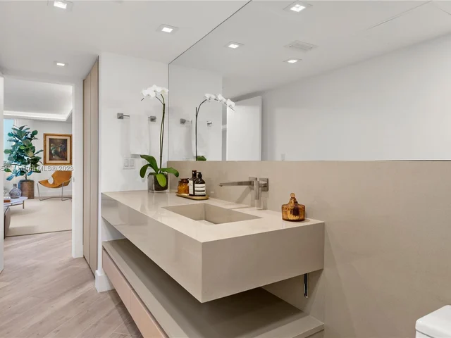 2301 Collins Ave # 1432, Miami Beach FL 33139