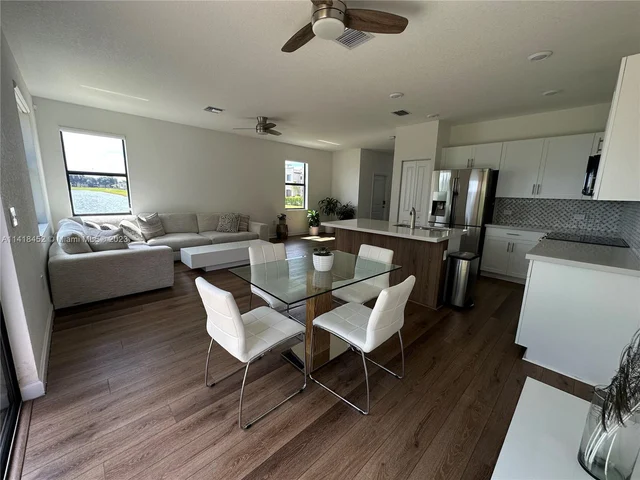 20645 NE 2nd Ct, Miami FL 33179