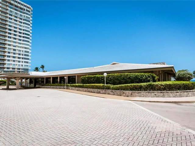 1985 S Ocean Dr, Hallandale Beach FL 33009