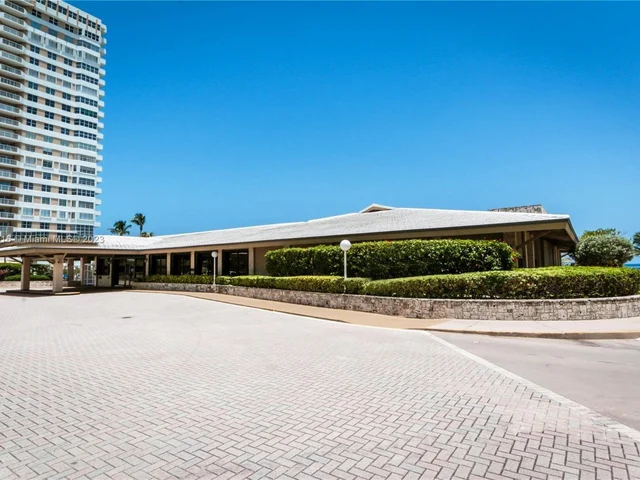 1985 S Ocean Dr, Hallandale Beach FL 33009