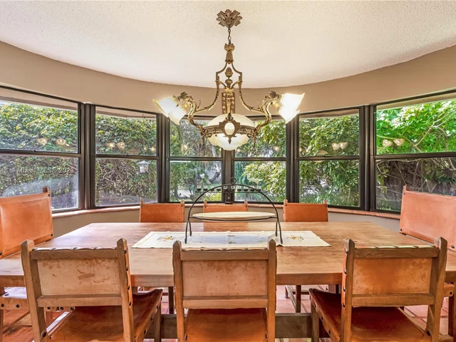 11980 SW 92nd Ln, Miami FL 33186