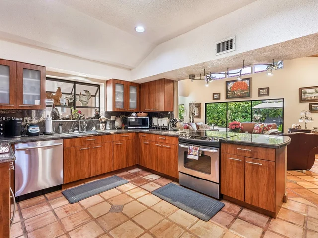 11980 SW 92nd Ln, Miami FL 33186