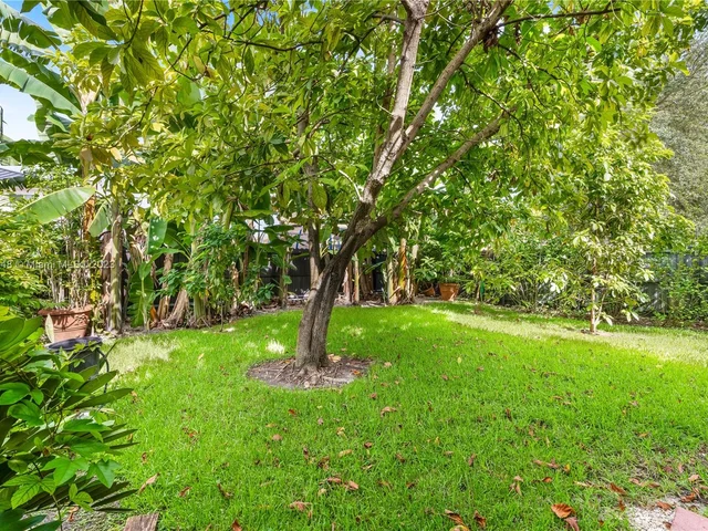 11980 SW 92nd Ln, Miami FL 33186