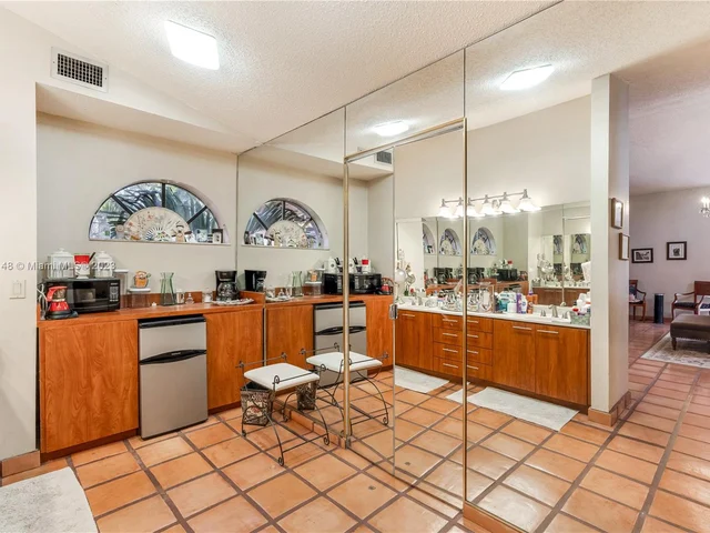 11980 SW 92nd Ln, Miami FL 33186