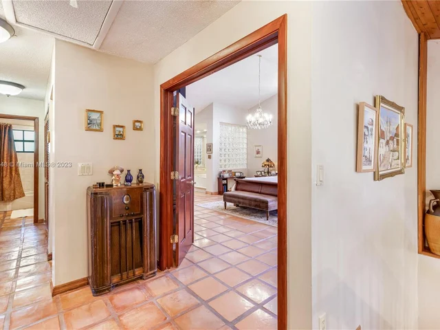 11980 SW 92nd Ln, Miami FL 33186