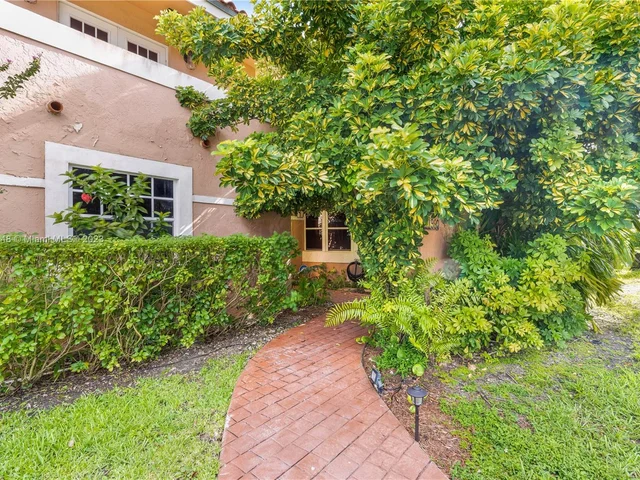 11980 SW 92nd Ln, Miami FL 33186