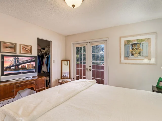 11980 SW 92nd Ln, Miami FL 33186