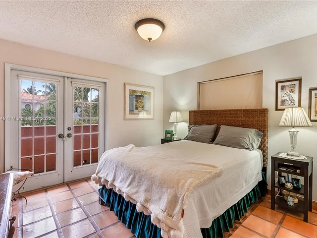 11980 SW 92nd Ln, Miami FL 33186