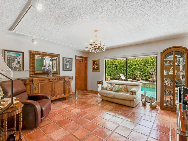 11980 SW 92nd Ln, Miami FL 33186